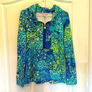 Lilly Pulitzer pullover. Great condition with no flaws.